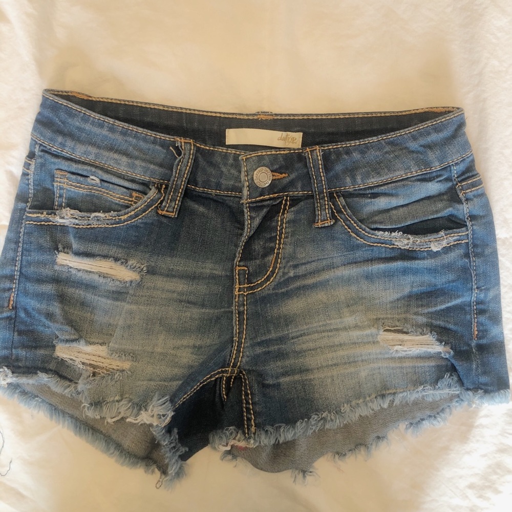 Buckle denim shorts / size 26 / super comfy